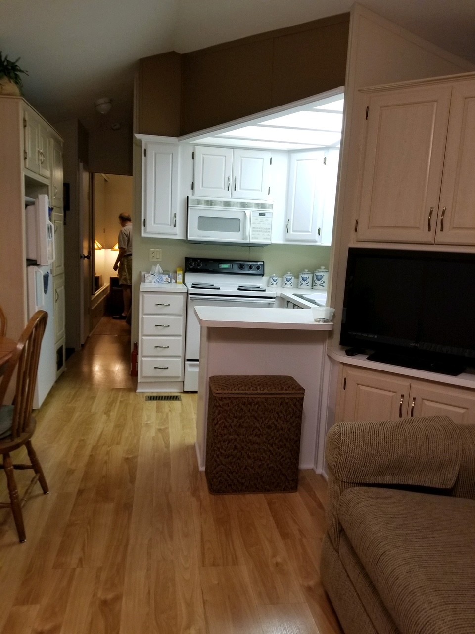 Kitchen Lot 827