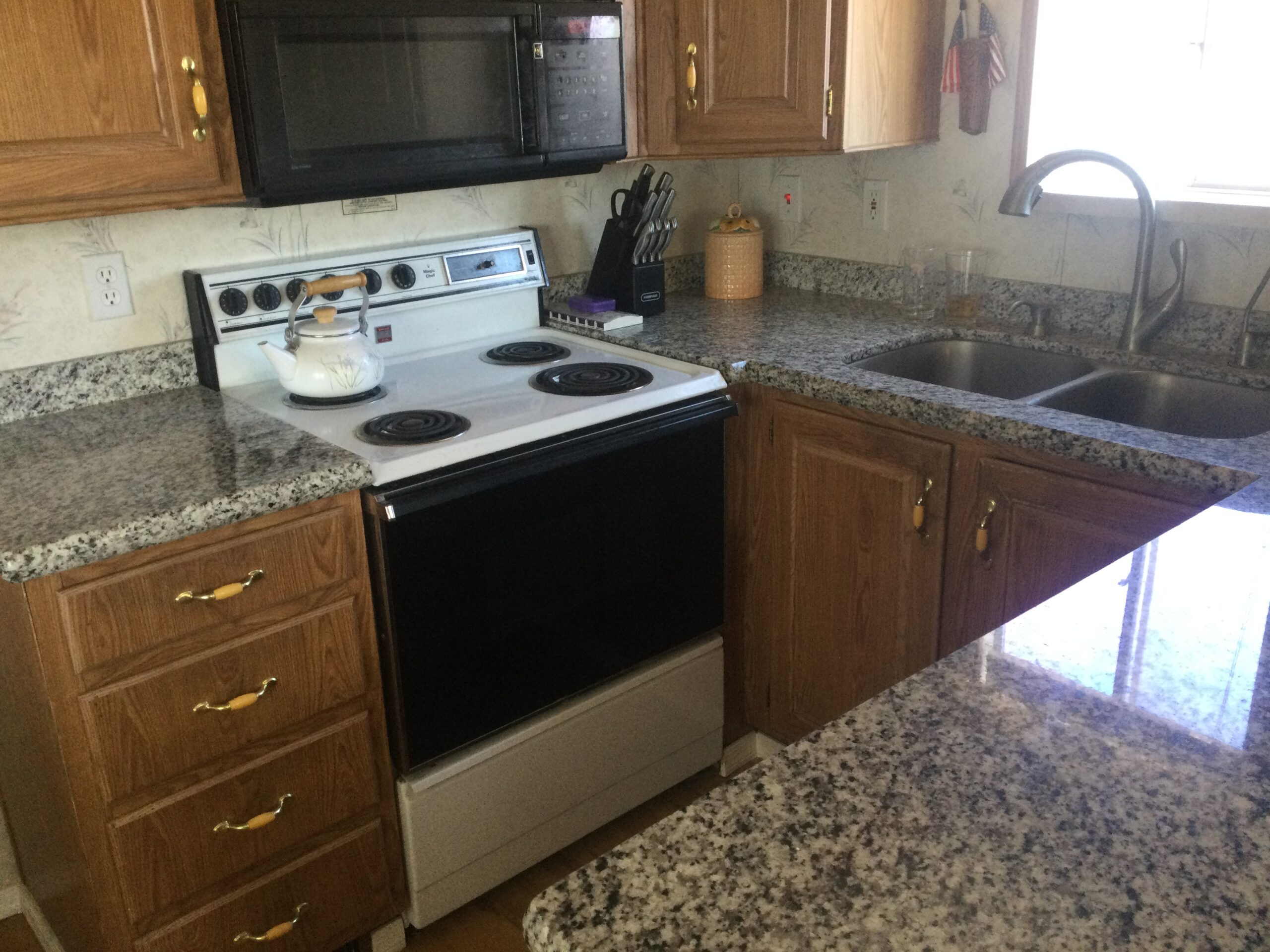 Kitchen Lot 786