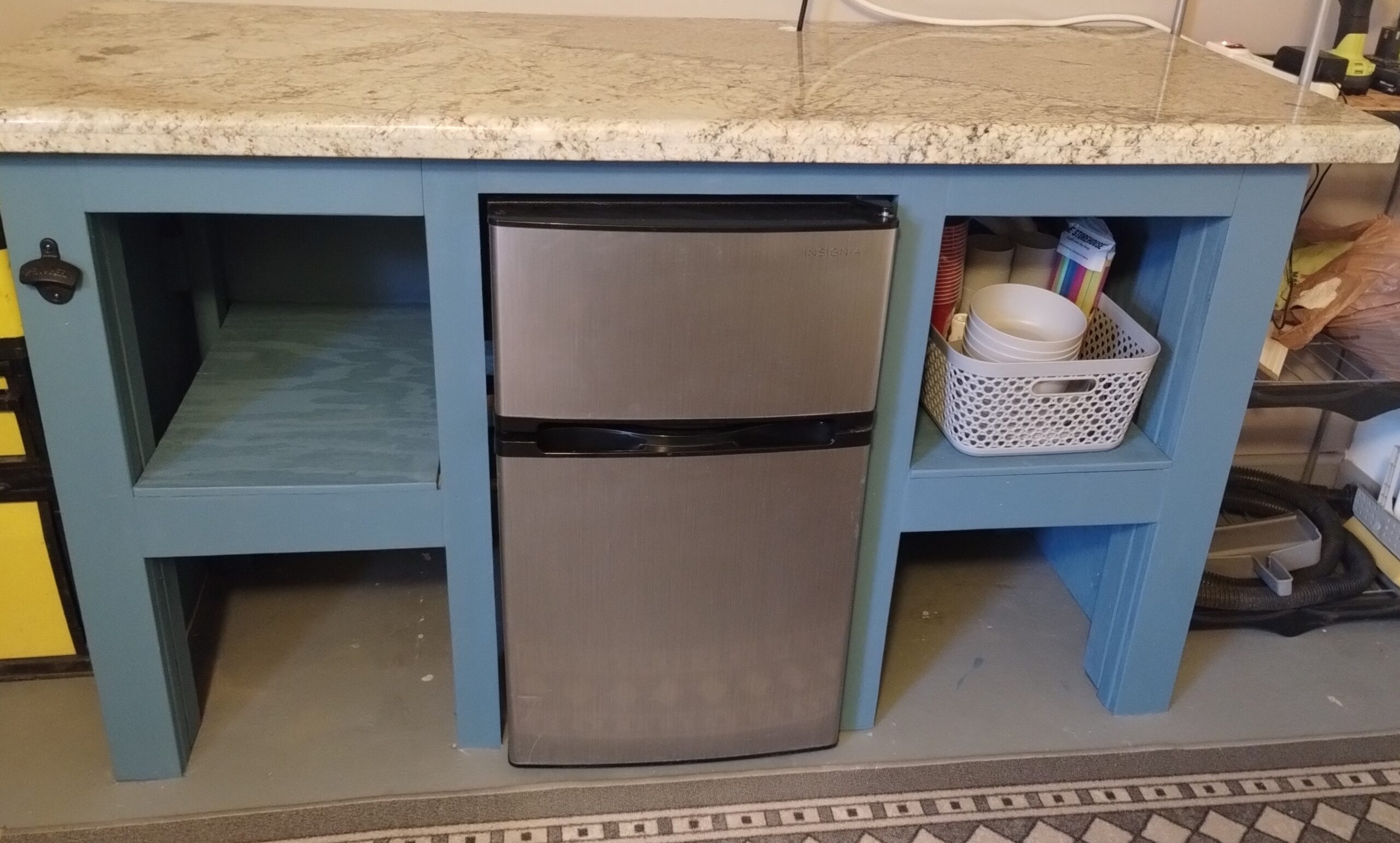 Lot 925 Mini Fridge and Counter(5)