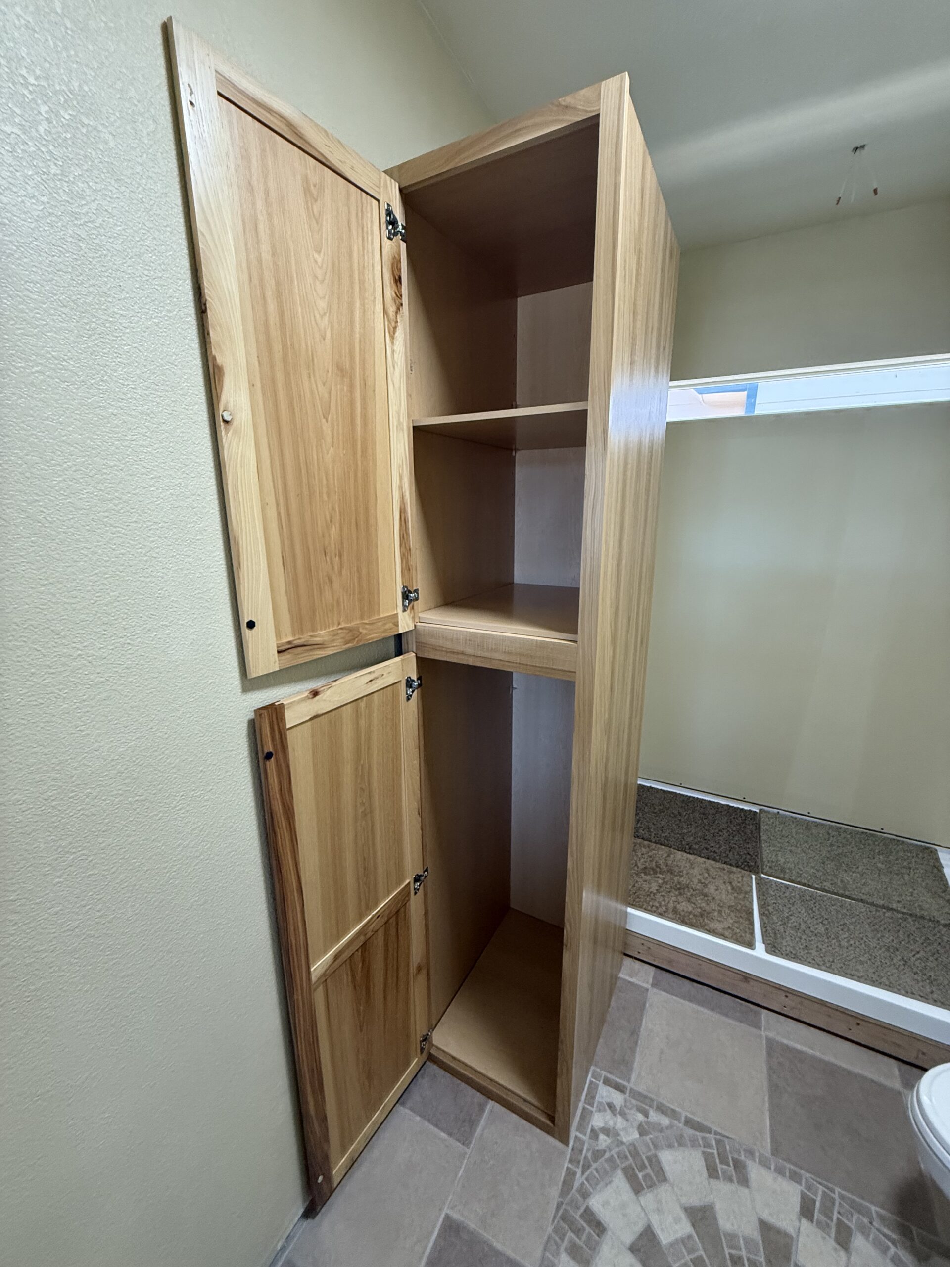 Cabinet 3